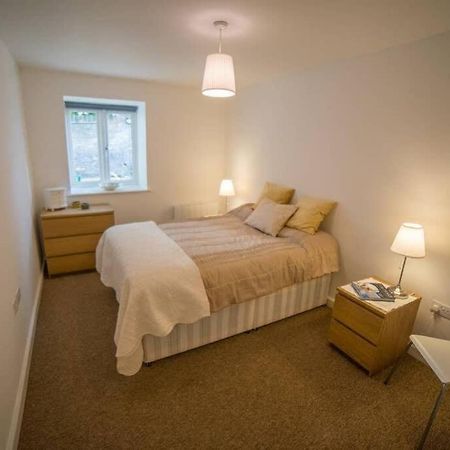 Champion Court Two Bedroom Flat ブリストル エクステリア 写真