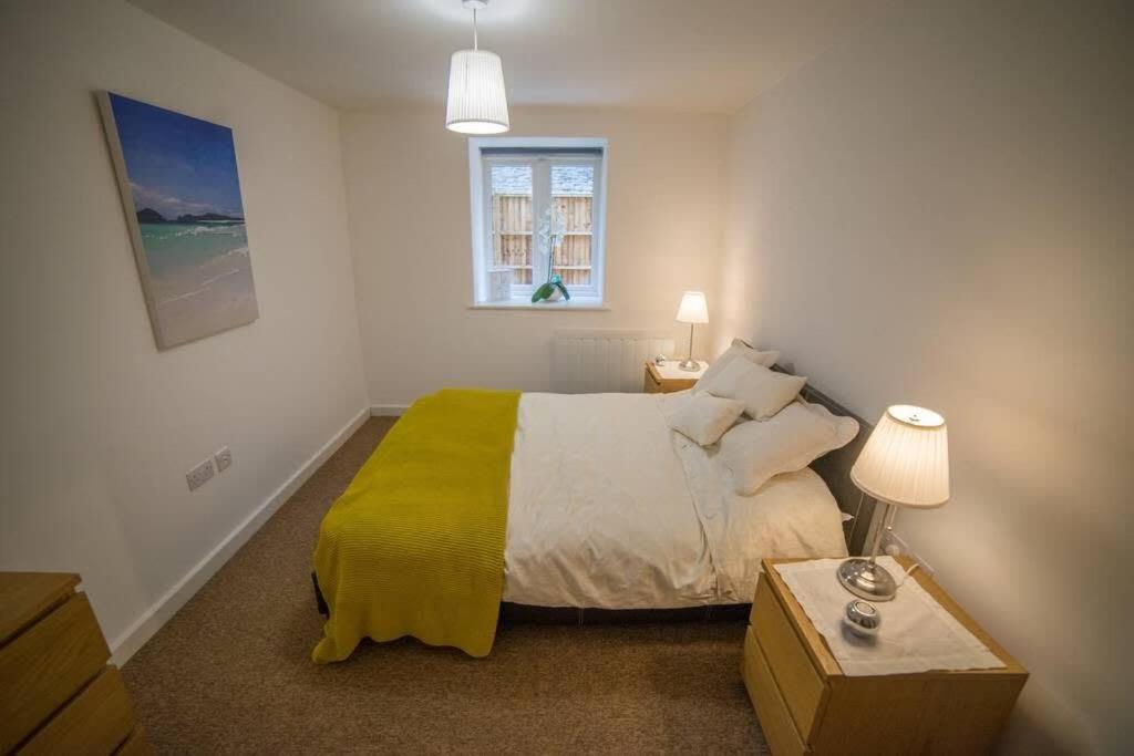 Champion Court Two Bedroom Flat ブリストル エクステリア 写真