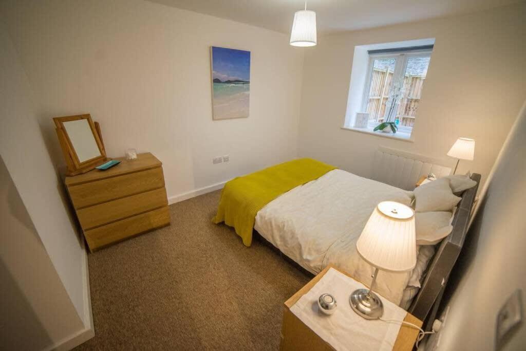 Champion Court Two Bedroom Flat ブリストル エクステリア 写真