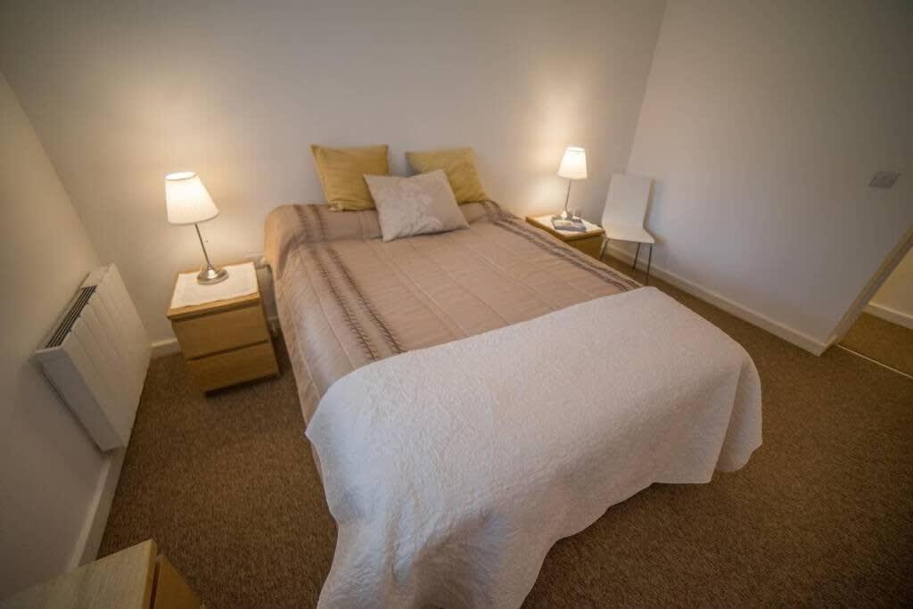 Champion Court Two Bedroom Flat ブリストル エクステリア 写真